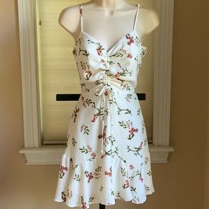 NEW Sweet Figure Flattering Floral Dress